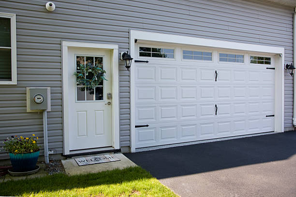 24/7 Emergency Garage Door Roller Replacement experts in Marlette, MI